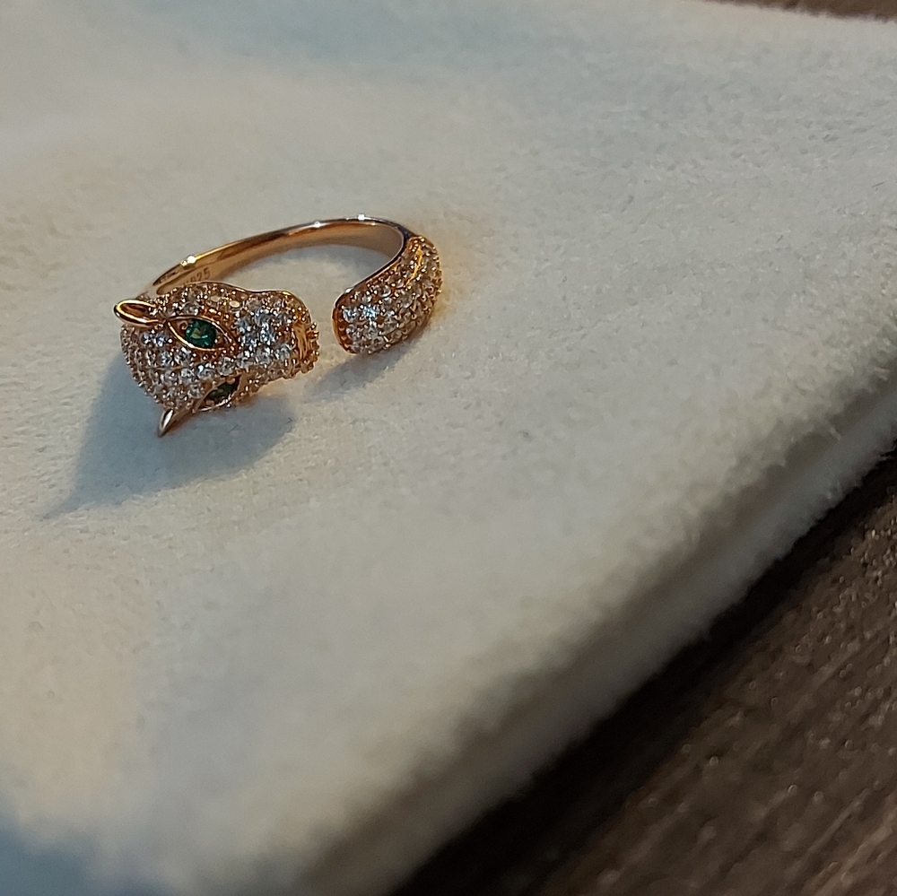 Ring - Picture 3 of 6